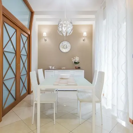 La Casa Di Genella Σαλέρνο