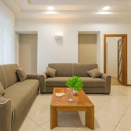La Casa Di Genella * Σαλέρνο